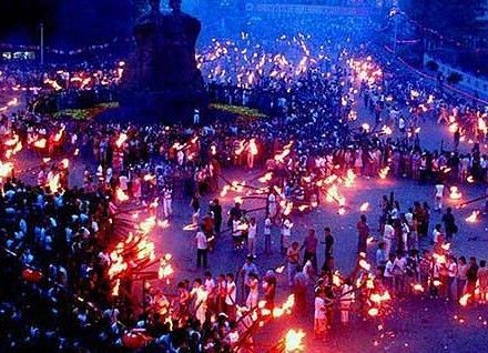 四方宾朋齐聚一堂 共同欢度四川凉山彝族火把节