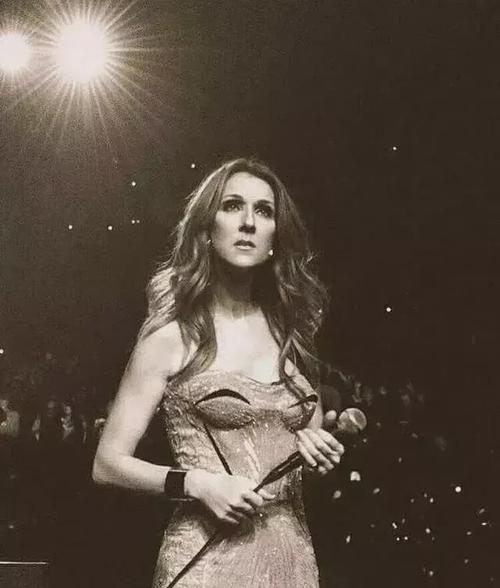 《我心永恒》演唱者席琳·迪翁病情告急!形容枯槁,几乎瘫痪在床