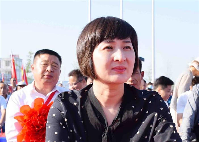 夏邑国旗招展扬国威,农民健步大赛展风采