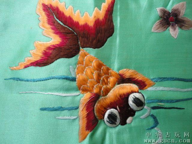 解放初精美绣花和鱼绣片