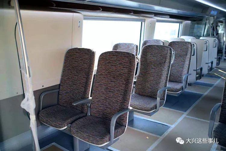 普通车厢的座椅