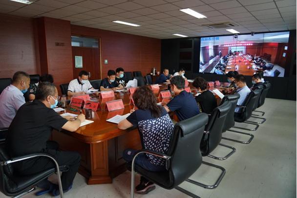 密云区西田各庄镇迅速落实市,区疫情防控会议精神