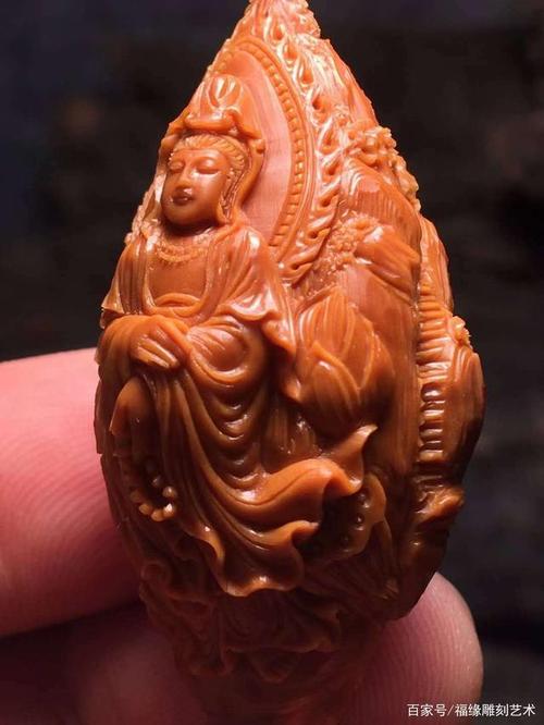 橄榄核雕刻十大名家排名——「刀客」本工《自在观音》