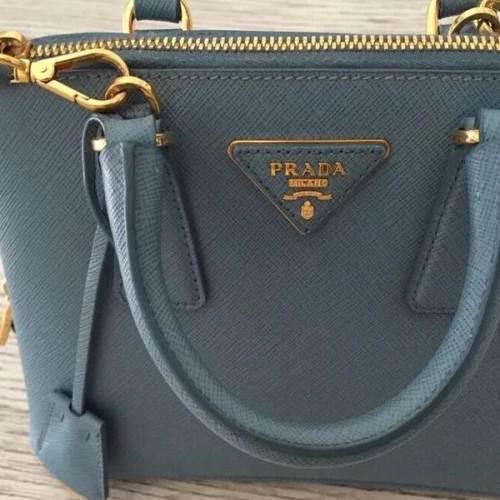 prada mini 贝壳包