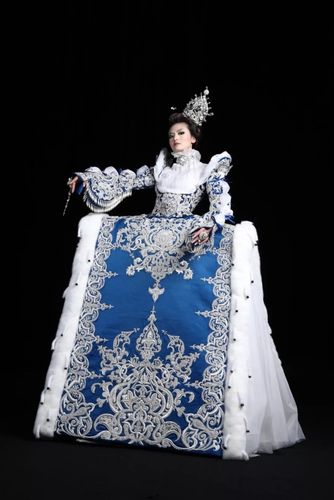 高级定制第一个加入法国高定工会的中国设计师郭培