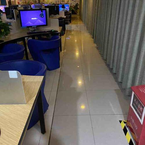 网鱼网咖(珠海香洲扬名广场店)-"刚来到店里就听到了