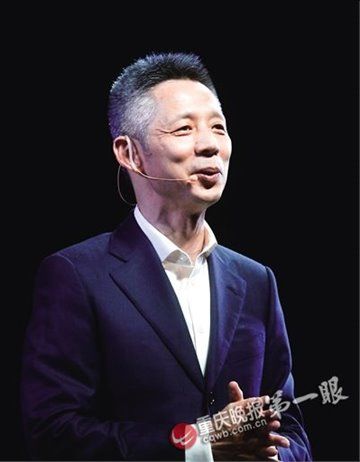 重庆晚报最强大脑主持人蒋昌建来渝教学生成长