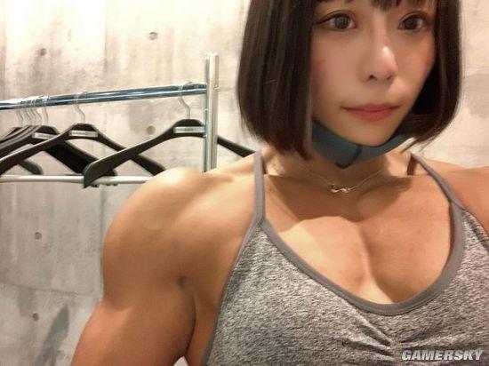 萌妹颜值坚实肌肉日本27岁健身美女走红