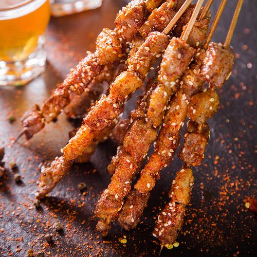 木屋烧烤羊肉串新鲜食材腌制内蒙古羔羊串户外烤串半成品批发10串