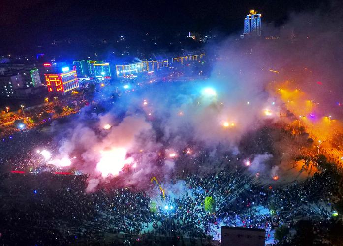 春节民俗,惊心动魄的广西富川民间炸龙