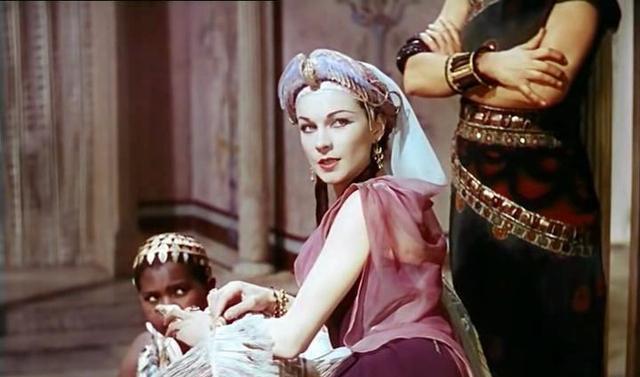 这是我看过最美的埃及艳后,费雯丽美貌不输赫本