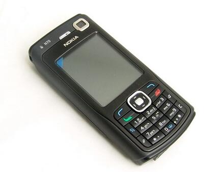 data-lemmaid="2315799">诺基亚n70 /a>的诞生无疑是诺基亚手机n系列