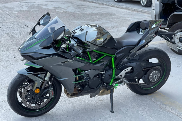 38万元买辆川崎h2,一年仅开3千公里,车主喜欢它却没时间开