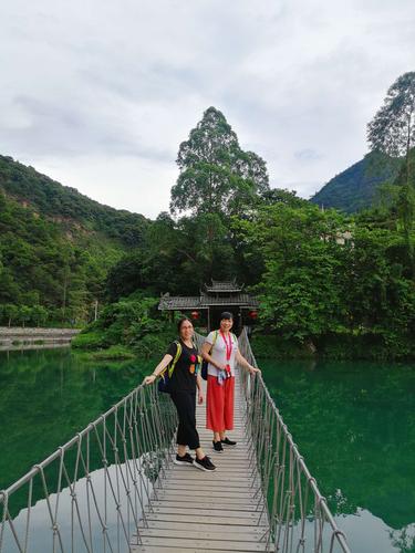 朋友一行,自驾游肇庆鼎湖山羚羊峡古栈道及紫云谷生态