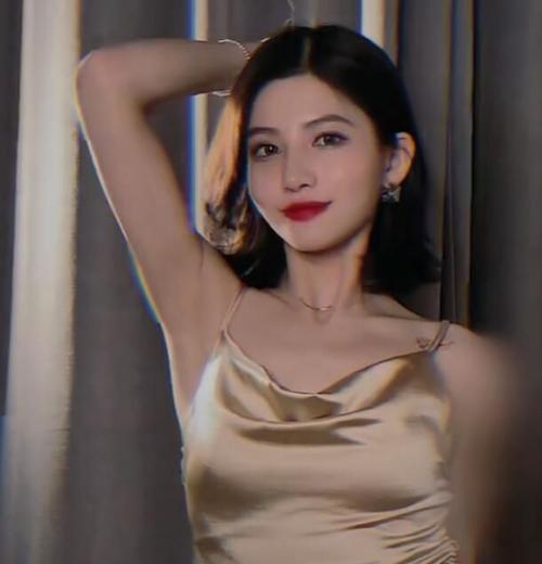 万小七热度已超越郝一点连娱乐圈的小明星都来蹭她的热度