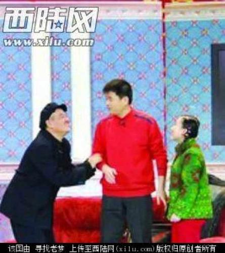揭秘毕福剑成名路上三个女人 与妻女亲密照曝光