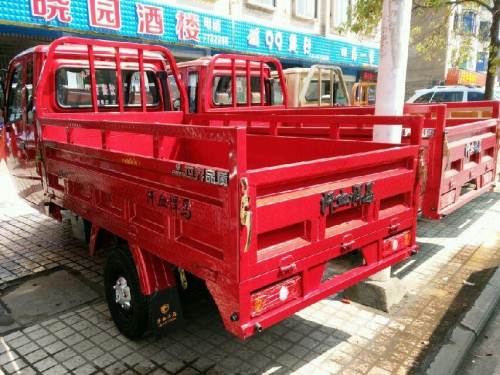 重庆汗血悍马正三轮摩托车