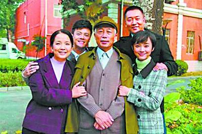 11年后再拍续集,当年的原作者石钟山,已经由著名作家和编剧变身成为