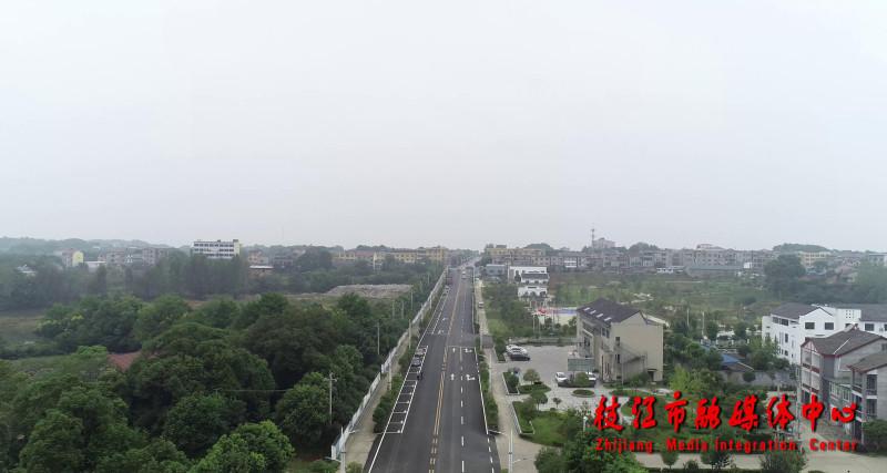 近年来,枝江市顾家店镇紧紧围绕"提升集镇形象,完善集镇功能"的建设