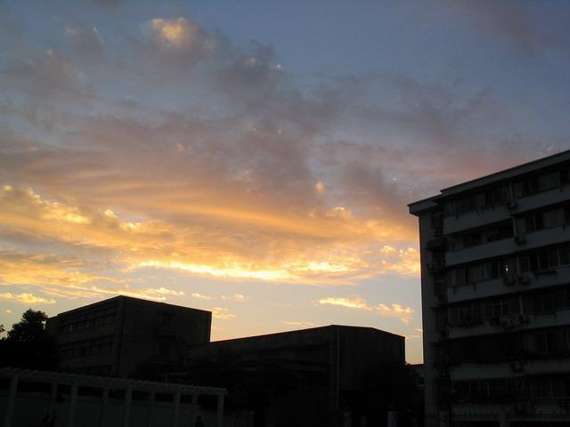 校园里的夕阳