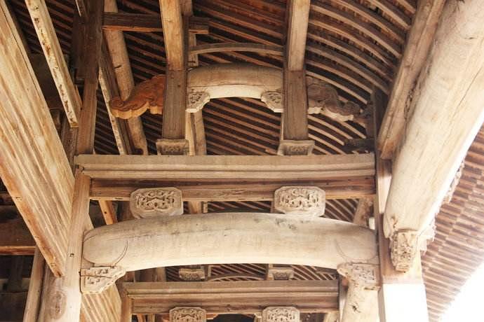 浅谈古建筑中的柱,梁和枋的特点及施工工艺