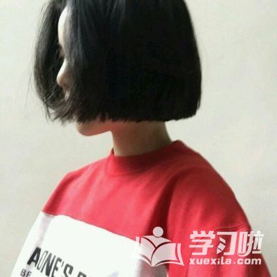 微信气质短发女生头像