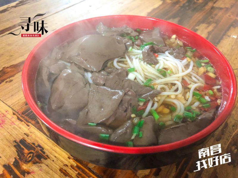 闹市巷子里的这家猪血粉店,没吃过你就不是纯正南昌人!