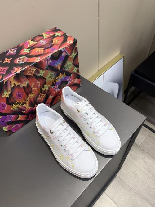 lv新款真皮渐变色彩厚底休闲鞋小白鞋女鞋_路易威登怎么样_休闲鞋