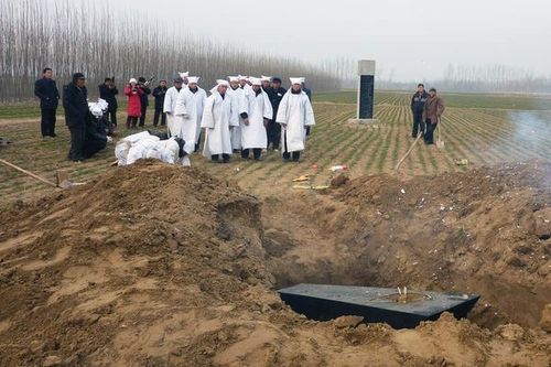 传统葬礼出殡流程,跟您老家是否有出入