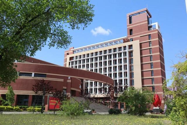 天津市普通高级中学(四十)天津市民族中学