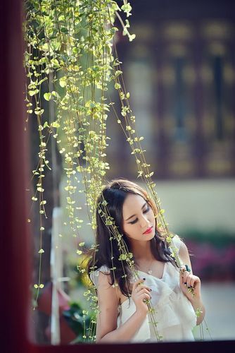 超气质女神美照好评 - 美女图片www.700tu.com