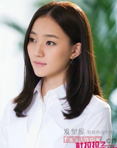 《杜拉拉2》焦俊艳职场发型 简约中分中长发气质足