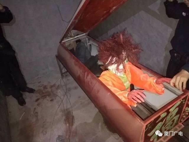 惊死人!厦门:民警开棺材抓人!结果太意外了