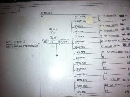 请看看系统图那个是不是浪涌保护器