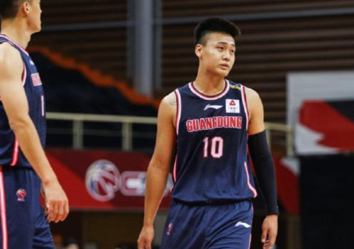 全村最帅赵睿生日逃过一劫大战前的难得温馨时刻