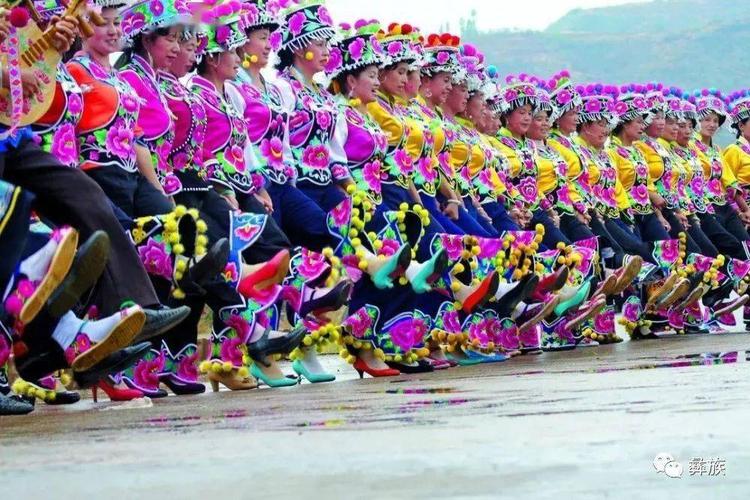 遇见非遗丨 彝族左脚舞_牟定县