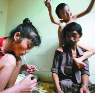 吸毒者的堕落生活实录(组图)