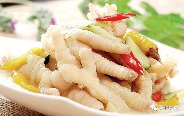 泡椒凤爪做法,酸辣爽口干净卫生,比超市卖的泡椒凤爪好吃!