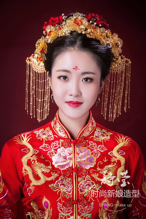 2016/06/23雍容华贵的古装造型是我们中国古代的民族文化,新娘结婚穿
