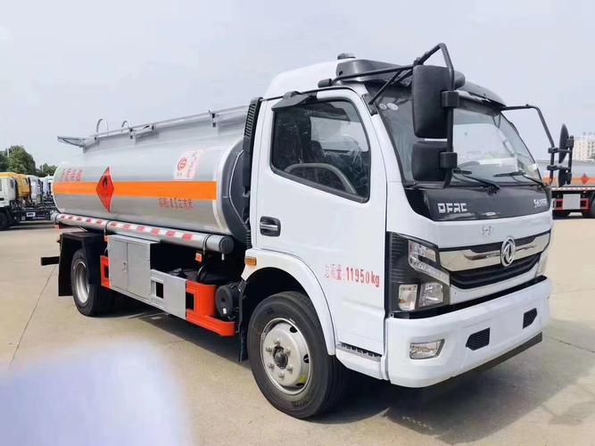 国六八吨流动加油车图片