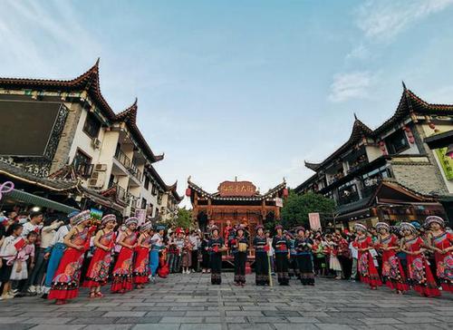 恩施州:红歌唱响女儿城