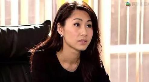2011年又凭借《法证先锋3》再次获最佳女配角提名.