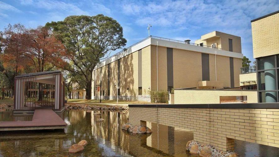 深圳博物馆古代艺术馆是特区建立之初设立的八大文化设施之一,在上