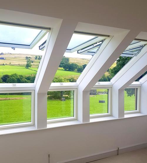 fakro斜加立天窗打造独特乡村度假屋