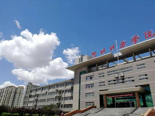 对享受加分或降分投档照顾的考生,按教育部和生源省(市,自治区)招生
