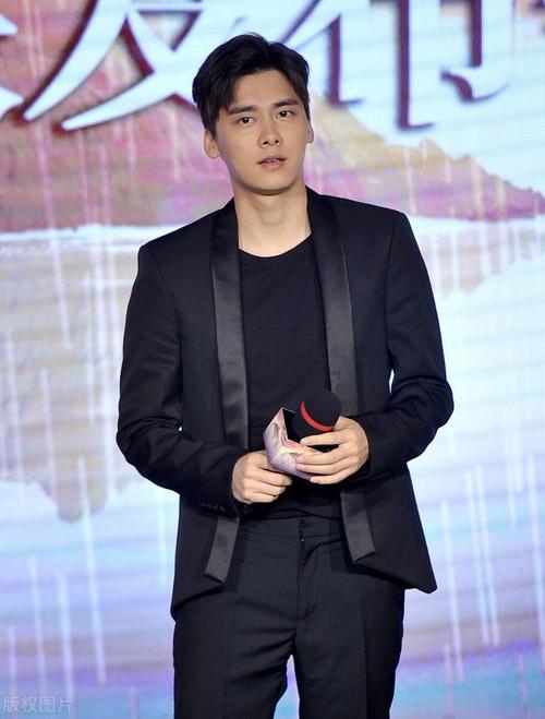 阳光笑容的国民校草李易峰最帅气的照片欣赏