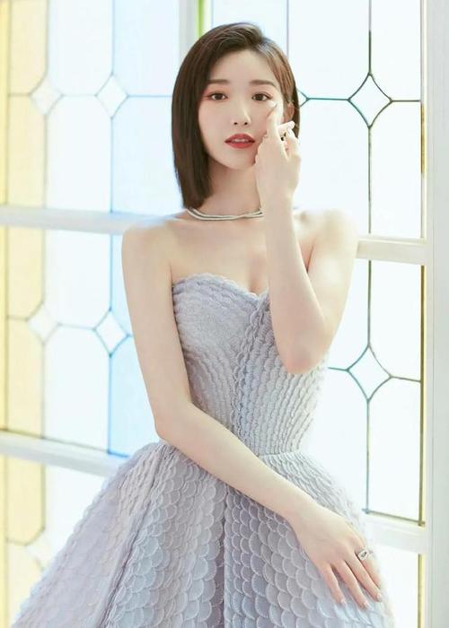 毛晓彤写真性感女神