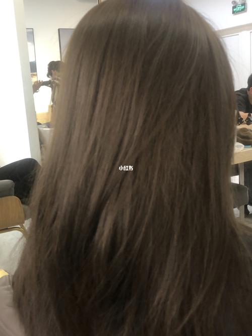 无需褪色的显白发色/亚麻冷棕色_显白_发色_冷棕色_置诚广场攻略_夏天