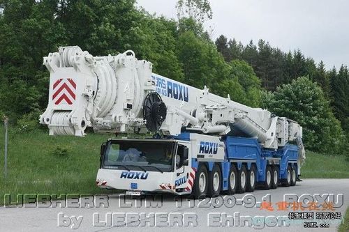 德国利勃海尔1200吨吊车模型