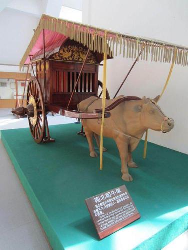  p>临淄中国古车马博物馆位于济青高速公路距济南126公里处,是依托90